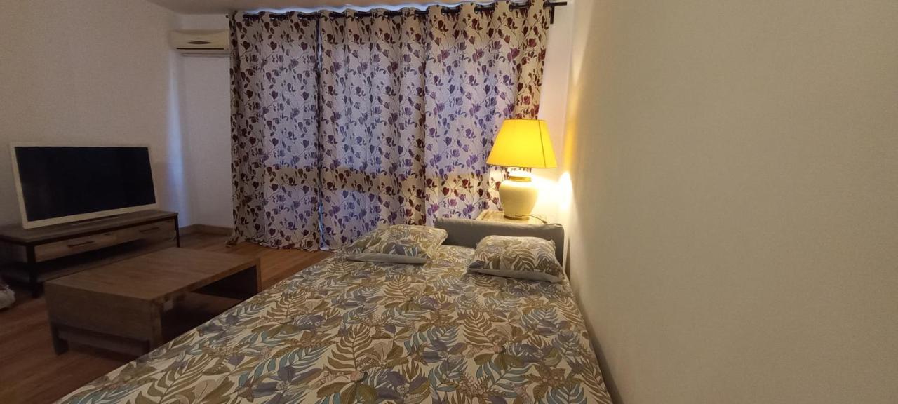 Loft Climatise "La Pinede", 50 M2, Tres Calme, 5 Mn A Pied Des Plages, Lit King Size 라센느쉬르메르 외부 사진